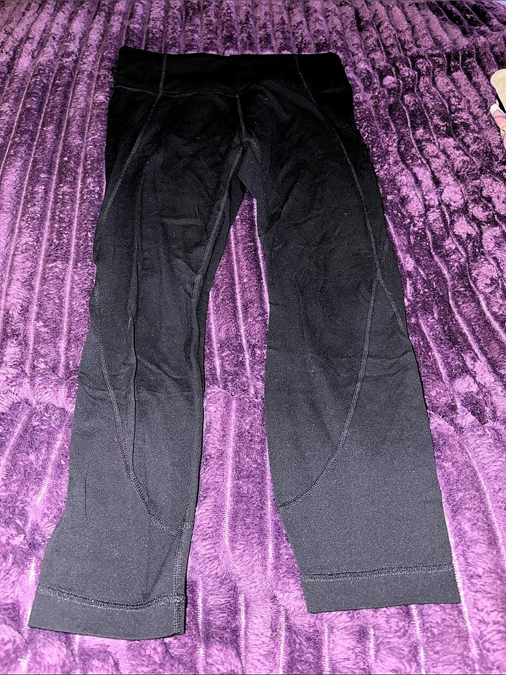 Athleta Salutation Stash Pocket 7/8 Tight Black Leggings Medium